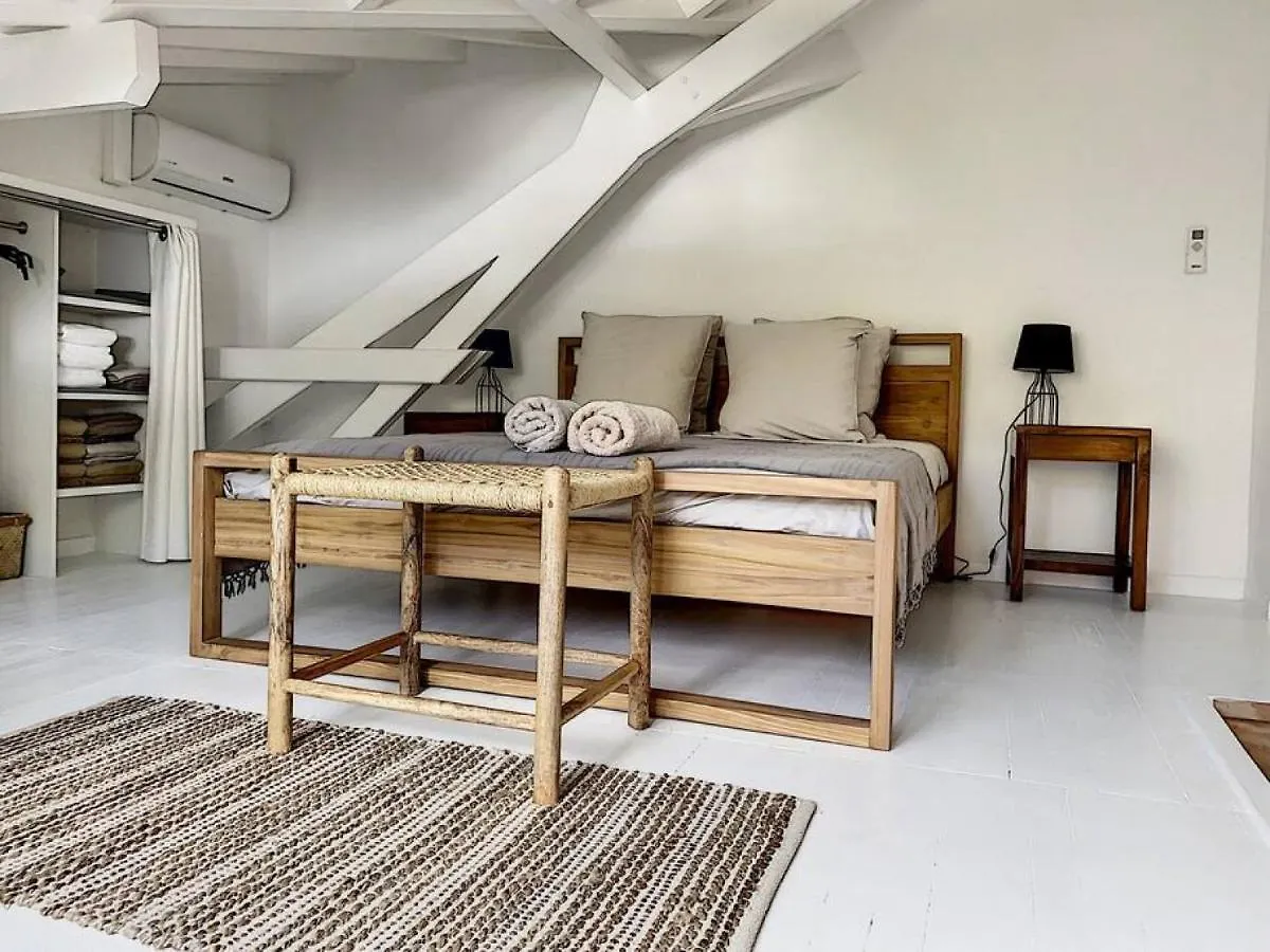 Feriehus Acacia Marina, Luxurious Duplex, Walkable Beach Anse Marcel