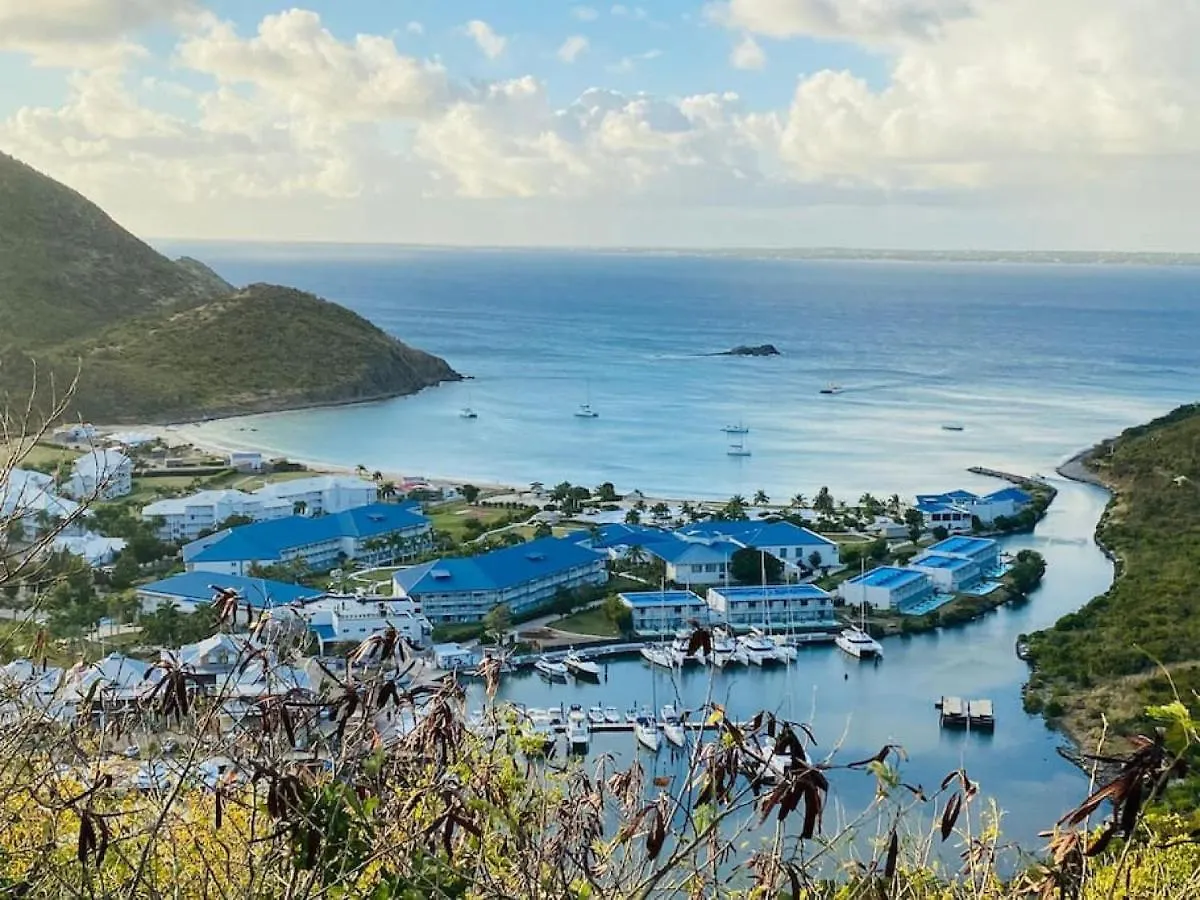 Feriehus Acacia Marina, Luxurious Duplex, Walkable Beach Anse Marcel Sint Maarten